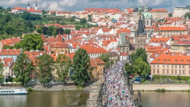 Charles Köprüsü ve Prag Kalesi timelapse, Köprü kulesinden görünüm, Çek Cumhuriyeti — Stok video