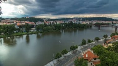 Visegrad gözlem güvertesinden Prag timelapse görünümü. Prag. Çek Cumhuriyeti.