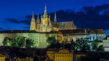 Prag Kalesi ve Lesser Town timelapse Akşam görünümü, Çek Cumhuriyeti
