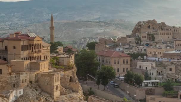 Urgup Vista aérea de la ciudad desde el cerro Temenni en Capadocia Región de Turquía timelapse — Vídeo de stock