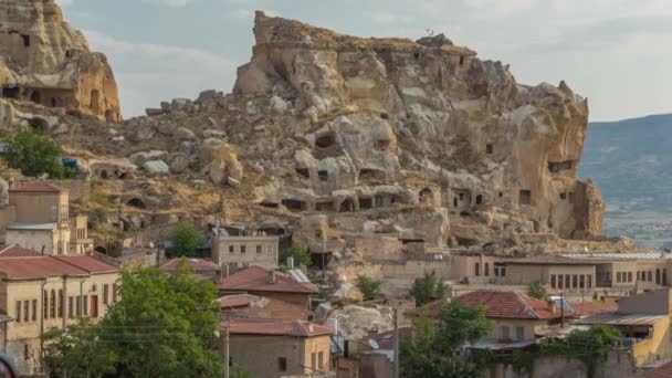 Urgup Vista aérea de la ciudad desde el cerro Temenni en Capadocia Región de Turquía timelapse — Vídeos de Stock