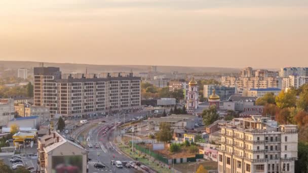 Liikenne kaduilla kaupungin antenni timelapse Kharkov, Ukraina — kuvapankkivideo