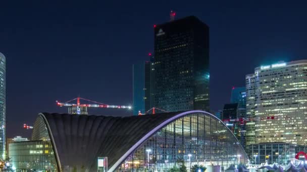 Unik upplyst skyskrapa timelapse i berömda finans- och affärsdistrikt i Paris - La Defense. — Stockvideo