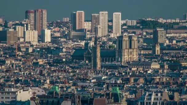 Panorama von Paris Zeitraffer, Frankreich. Draufsicht von der Herz-Jesu-Basilika Montmartre Sacre-Coeur . — Stockvideo