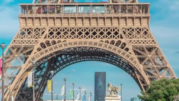 Torre Eiffel vista desde el Puente de Jena timelapse, París, Francia — Vídeos de Stock