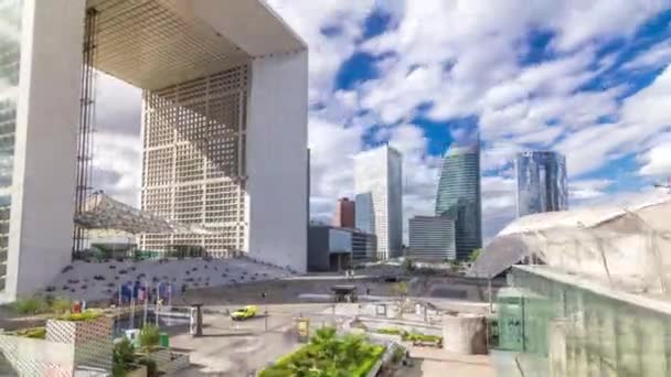 The Grande Arche and skyscrapers timelapse hyperlapse in the Defence business district of Paris, France. — Stock Video