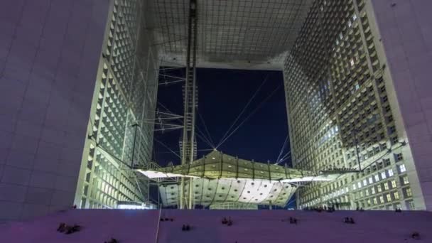 Vista serale di Grande Arche timelapse iperlapse. L'Arche ha la forma approssimativa di un cubo. Parigi, Francia — Video Stock