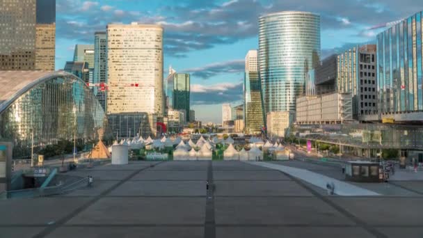 Unikátní mrakodrap timelapse ve slavné finanční a obchodní čtvrti Paříže - La Defense. — Stock video