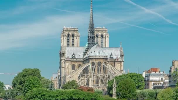 Seine und Notre Dame de Paris Zeitraffer ist eines der berühmtesten Symbole von Paris — Stockvideo