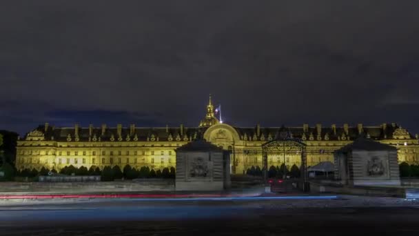 Les Invalides bei nächtlicher Beleuchtung Zeitraffer-Hyperlapse in Paris, Frankreich — Stockvideo