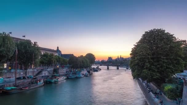 View to Pont des Arts in Paris after sunset day to night timelapse, France — Stock video