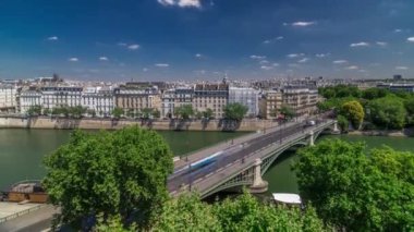 Paris 'in Panorama' sı. Arap Dünyası Enstitüsü du Monde Arabe binasından görüntü. Fransa.