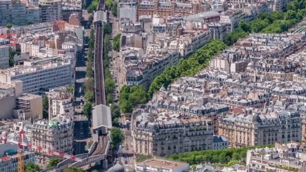 Vista superior do horizonte de Paris a partir do deck de observação da torre Montparnasse timelapse. — Vídeo de Stock