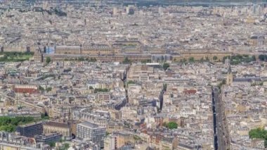 Montparnasse kulesinin gözlem güvertesinden Paris 'in ufuk çizgisi. Avrupa megapolis 'inin ana simgeleri. Paris, Fransa