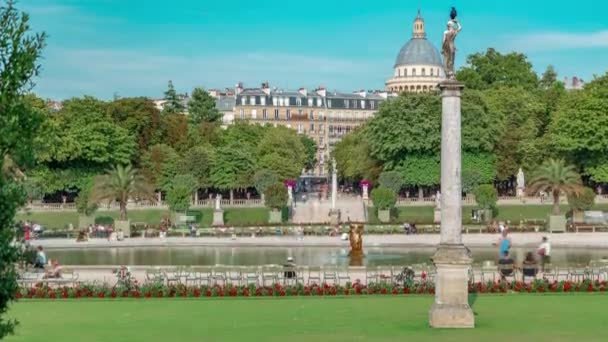 Красивый вид на сад в Париже, Франция — стоковое видео