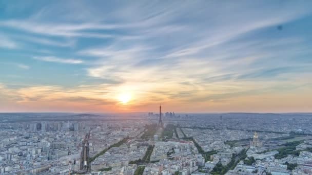 Πανόραμα του Παρισιού στο ηλιοβασίλεμα timelapse. Άποψη πύργου του Άιφελ από το κτίριο Montparnasse στο Παρίσι - Γαλλία — Αρχείο Βίντεο