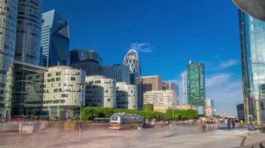 La Defansın gökdelenleri hiperhızlandırma - Paris, Fransa 'nın banliyölerindeki modern iş ve yerleşim alanı.