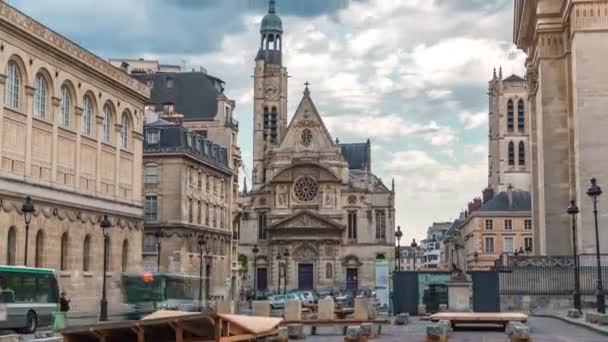 Kostel Saint-Etienne-du-Mont timelapse v Paříži u Pantheonu. — Stock video