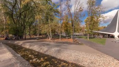 Sarzhin Yar park alanı Kharkov zaman diliminde iyi donanımlı mineral kaynağıyla