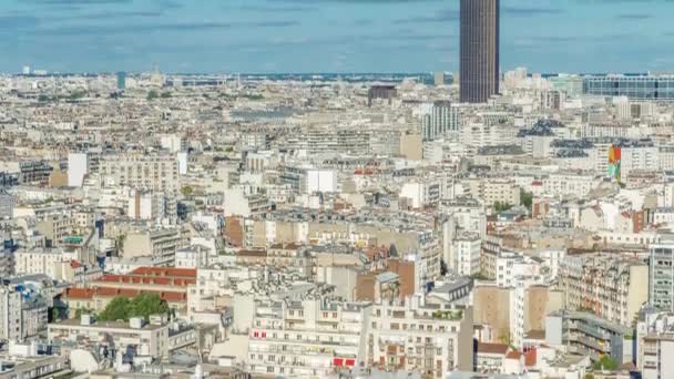 Εναέρια πανόραμα πάνω από σπίτια στέγες σε μια Paris timelapse — Αρχείο Βίντεο