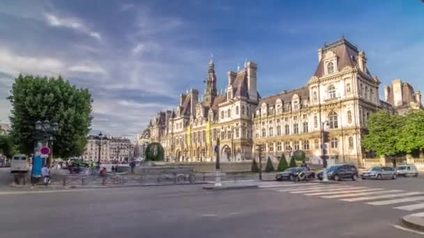 Hotel de Ville or Paris city hall timelapse hyperlapse in sunny day. — Stock Video