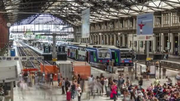Railway Station with trains and hurrying people in Paris timelapse. Gare de Lyon a Paris, France. — Stock Video