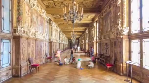 Εσωτερικοί χώροι και αρχιτεκτονικές λεπτομέρειες του Chateau de Fontainebleau timelapse hyperlapse στο Fontainebleau, Γαλλία — Αρχείο Βίντεο