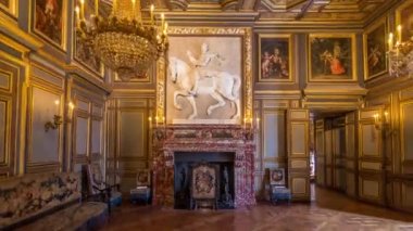 Fontainebleau Şatosu 'nun iç mimari detayları ve mimari detayları Fontainebleau, Fransa' da.