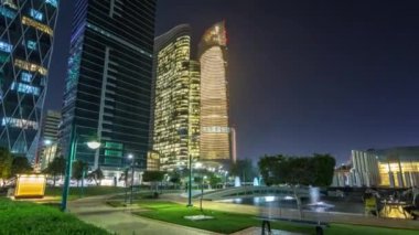 Abu Dabi 'deki gökdelenler gece vakti gökdelenler hiperhızlandırılmış, Birleşik Arap Emirlikleri