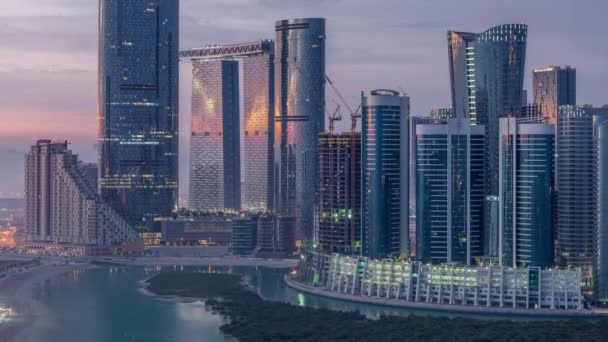 Edifícios em Al Reem ilha em Abu Dhabi timelapse de cima. — Vídeo de Stock