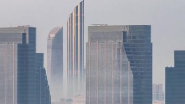 Abu Dabi 'deki Al Reem Adası' ndaki binalar yukarıdan zaman ayarlı.