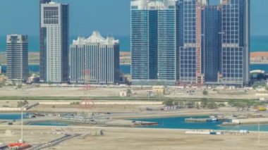 Abu Dabi 'deki Al Reem Adası' ndaki binalar yukarıdan zaman ayarlı..