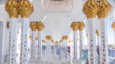 Birleşik Arap Emirlikleri 'nin başkenti Abu Dabi' deki Şeyh Zayed Büyük Camii zaman çizelgesi.