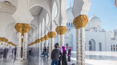 Birleşik Arap Emirlikleri 'nin başkenti Abu Dabi' deki Şeyh Zayed Büyük Camii zaman çizelgesi.