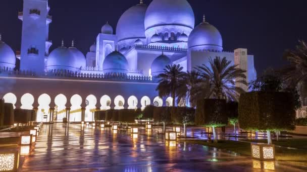 Masjid Agung Sheikh Zayed diterangi di malam hari tiLapse, Abu Dhabi, UEA. — Stok Video