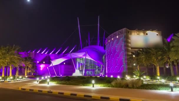 Kuwait centro científico en la noche timelapse hiperlapso — Vídeos de Stock