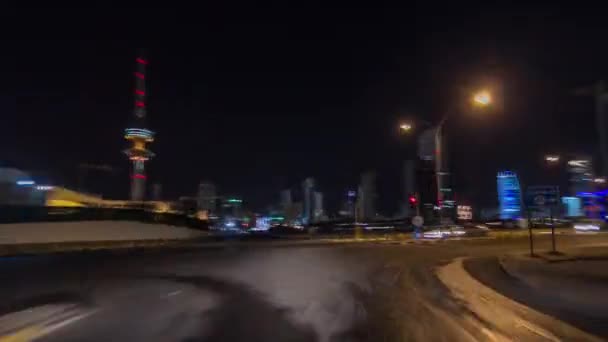 Conduzca a través del tráfico en la autopista de la ciudad hiperlapso timelapse en Kuwait. Kuwait, Oriente Medio — Vídeos de Stock