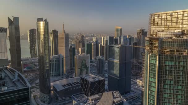 Skyline de West Bay et Doha City Center pendant le lever du soleil timelapse, Qatar — Video