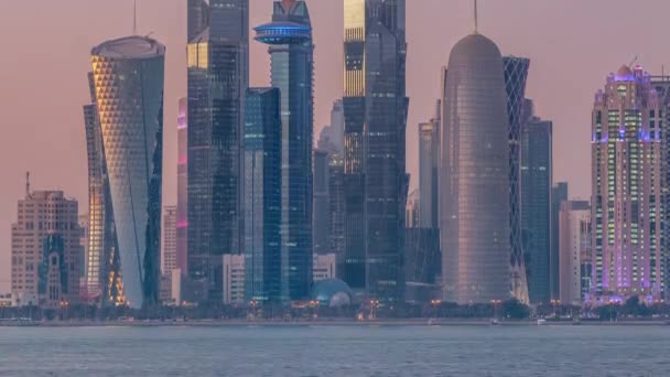Doha Downtown Skyline Tag-Nacht-Zeitraffer, Katar, Naher Osten — Stockvideo