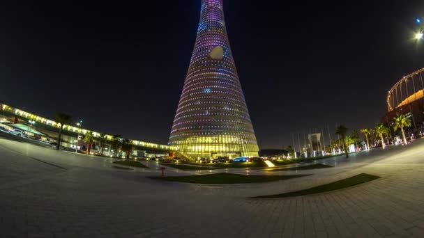 Aspire Tower atau Torch Hotel tiLapse di Doha Sports City pada malam hari. Doha, Qatar, Timur Tengah — Stok Video
