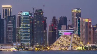 Doha şehir merkezi gökyüzü günden geceye zaman çizelgesi, Katar, Ortadoğu