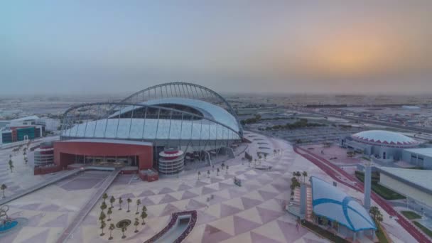 Воздушный вид стадиона Aspire Zone со времени восхода солнца в Дохе — стоковое видео