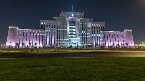 El Ministerio del Interior en Doha noche timelapse. Doha, Qatar, Oriente Medio — Vídeo de stock