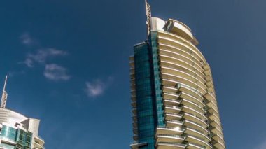 Dubai Marina Kuleleri gündüz vakti Dubai 'de.