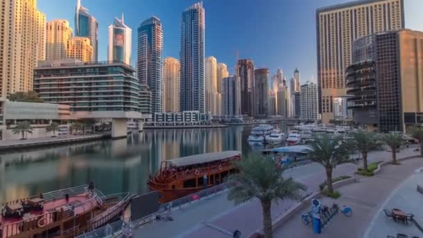 Ранковий вид Dubai Marina Towers and canal in Dubai timelapse — стокове відео
