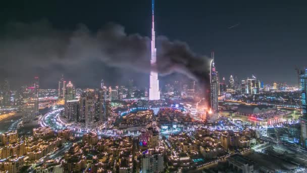 Dubaj Burj Khalifa před Novým rokem 2016 oslava ohňostroje a požární nehoda v Dubaji, SAE. — Stock video