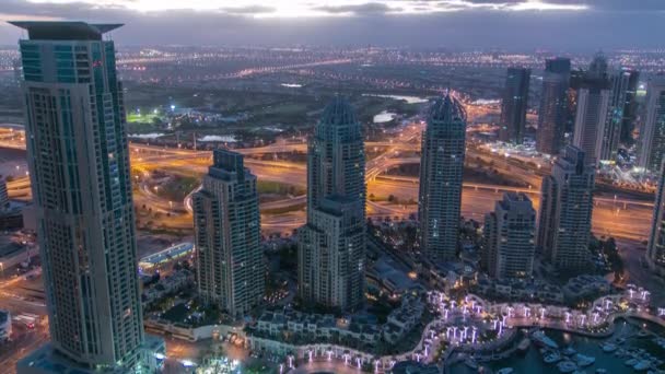Dubaï port de plaisance panorama de nuit au jour passage timelapse — Video