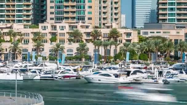 Dubai Marina modernas torres en Dubai durante el día timelapse — Vídeos de Stock