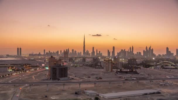 Skyline do centro de Dubai dia a noite timelapse. — Vídeo de Stock