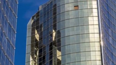 Çelik cam, gökdelenler, zaman çizelgeleri, Dubai, BAE 'ye panoramik ve perspektif görüntülerine bak.